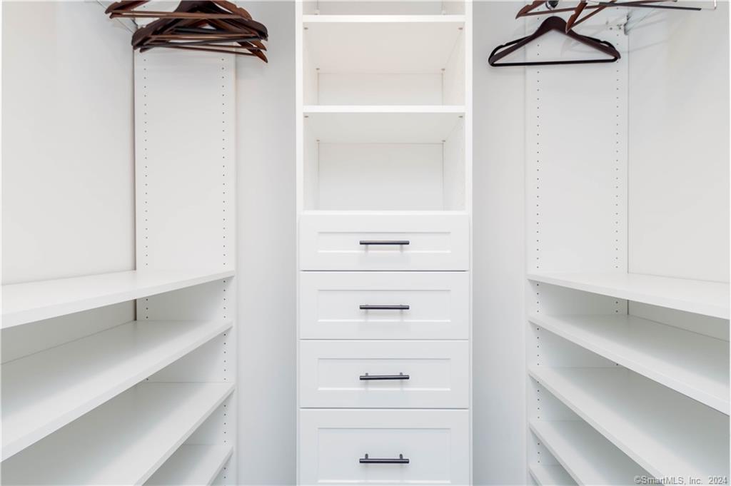 303 Wakeman Road Fairfield, CT 06824 - Photo 26 of 40