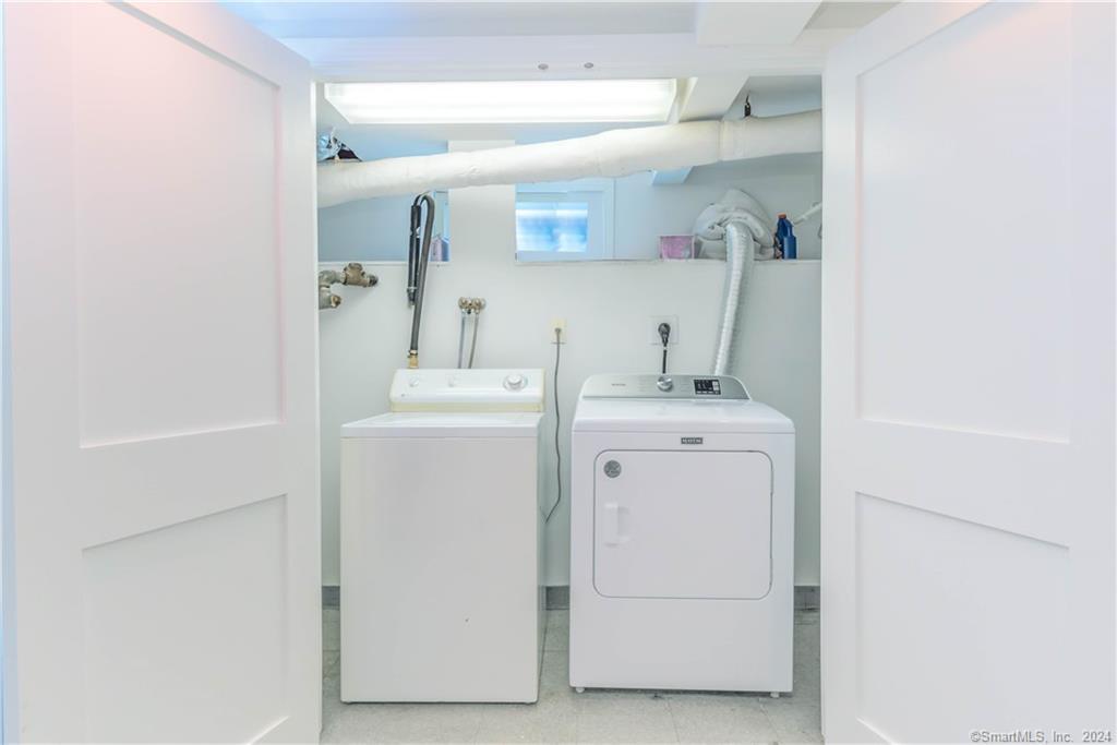 303 Wakeman Road Fairfield, CT 06824 - Photo 33 of 40