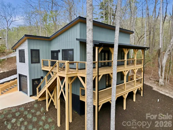 $824,000 | 276 Coopers Drive, Hendersonville, NC 28739