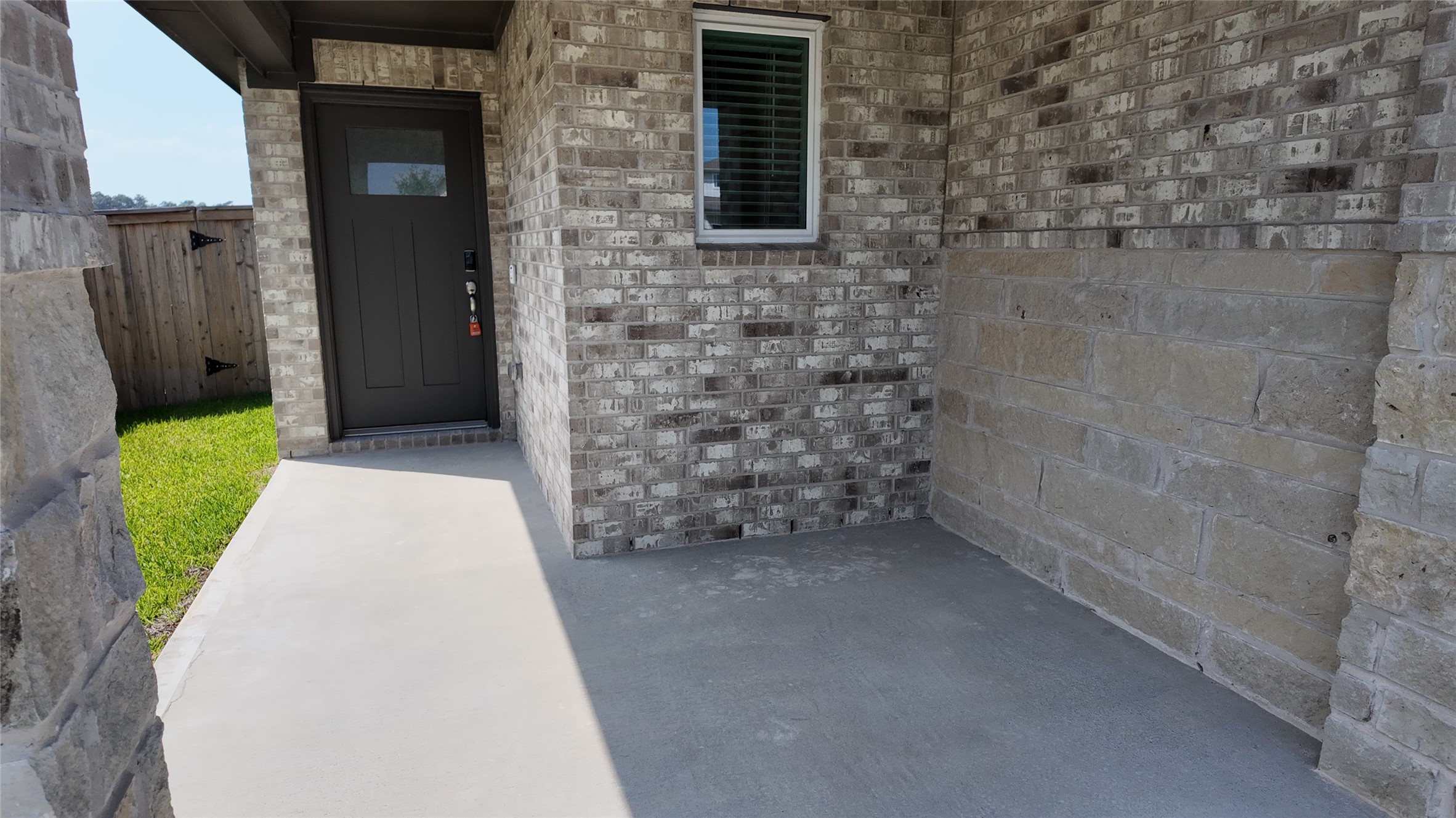 14312 Grey Pointe Court Conroe, TX 77302 - Photo 3 of 17