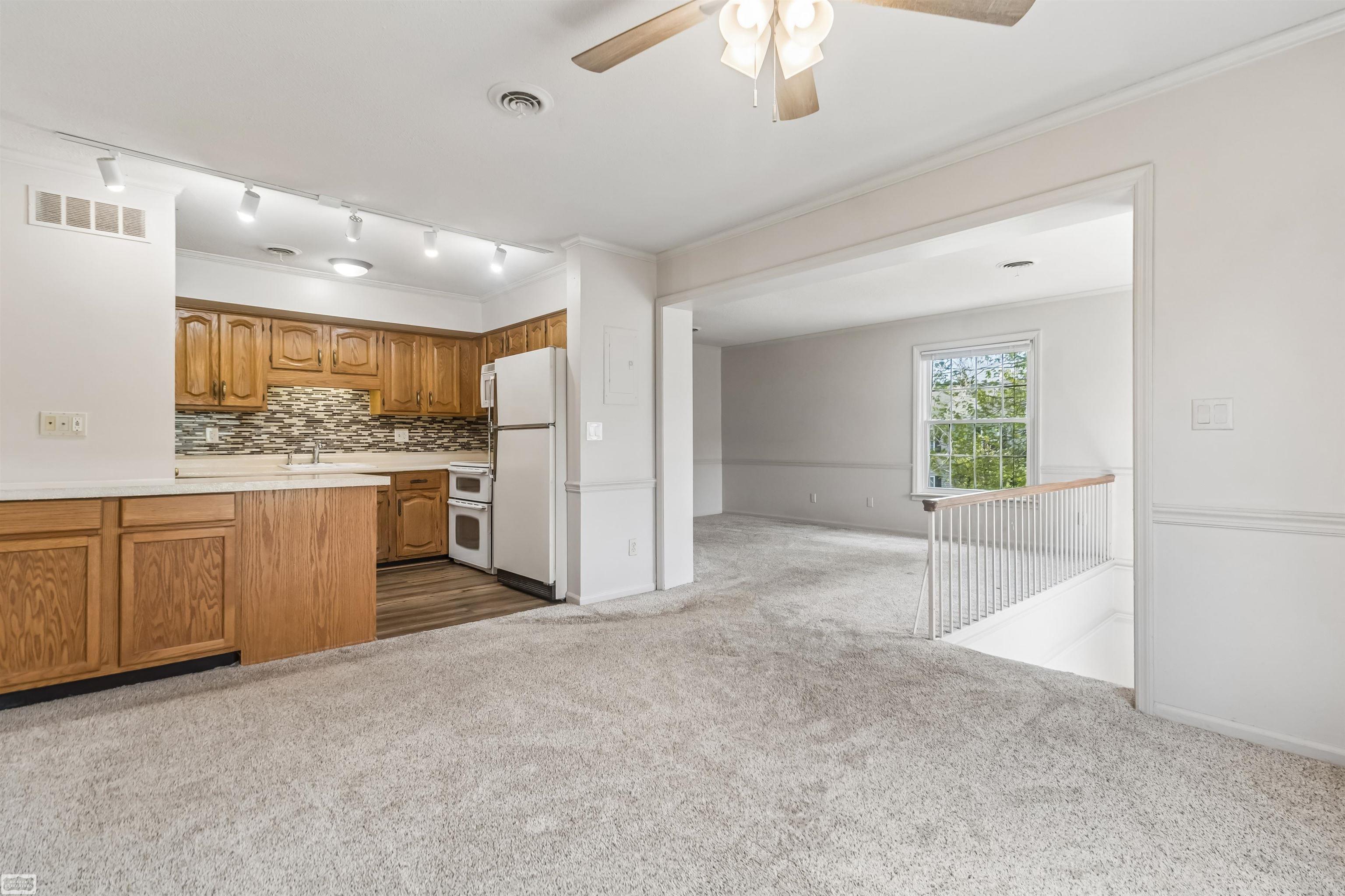 38723 Lighthouse Point Clinton Township, MI 48038 - Photo 5 of 35