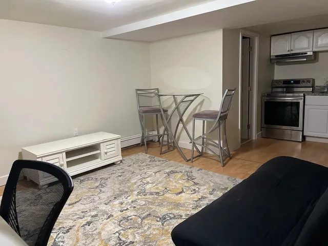 $1,775 | 88 West Broadway, Unit 8, Derry, NH 03038