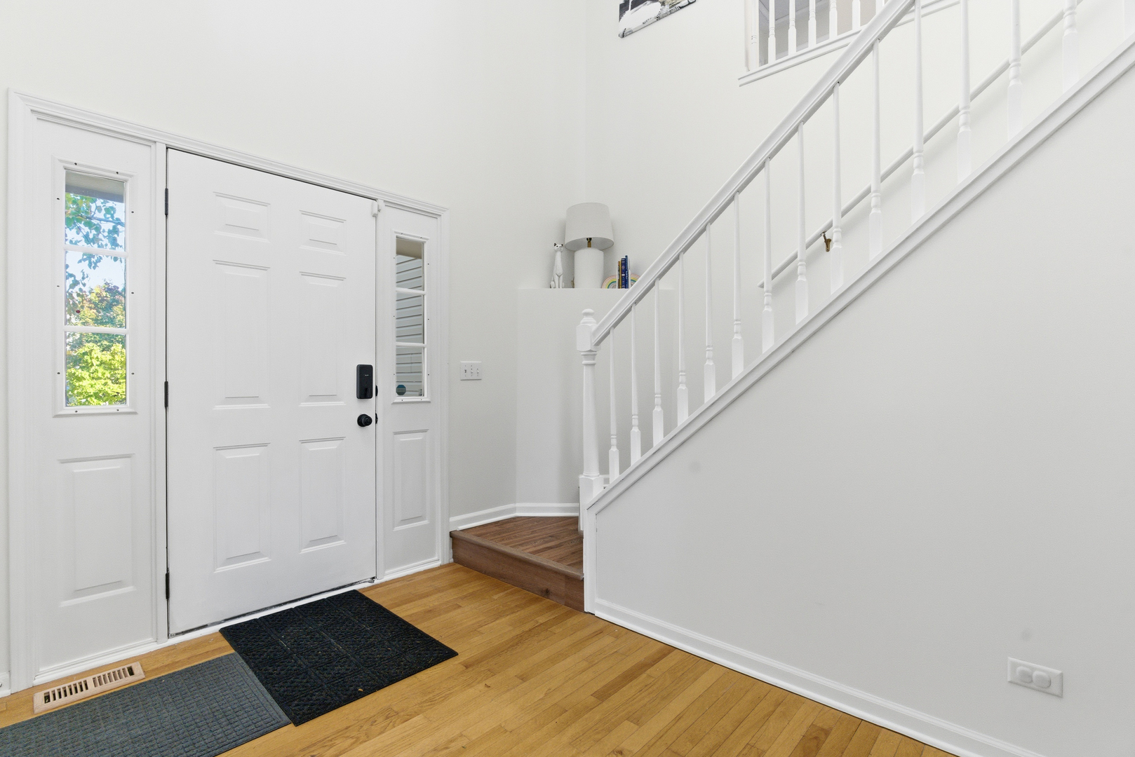 2526 Acorn Drive Round Lake Beach, IL 60073 - Photo 4 of 61