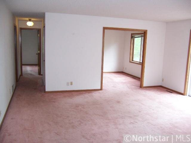 1925 Fox Ridge Drive, Unit D West St. Paul, MN 55118 - Photo 4 of 10 Gallery Image 4