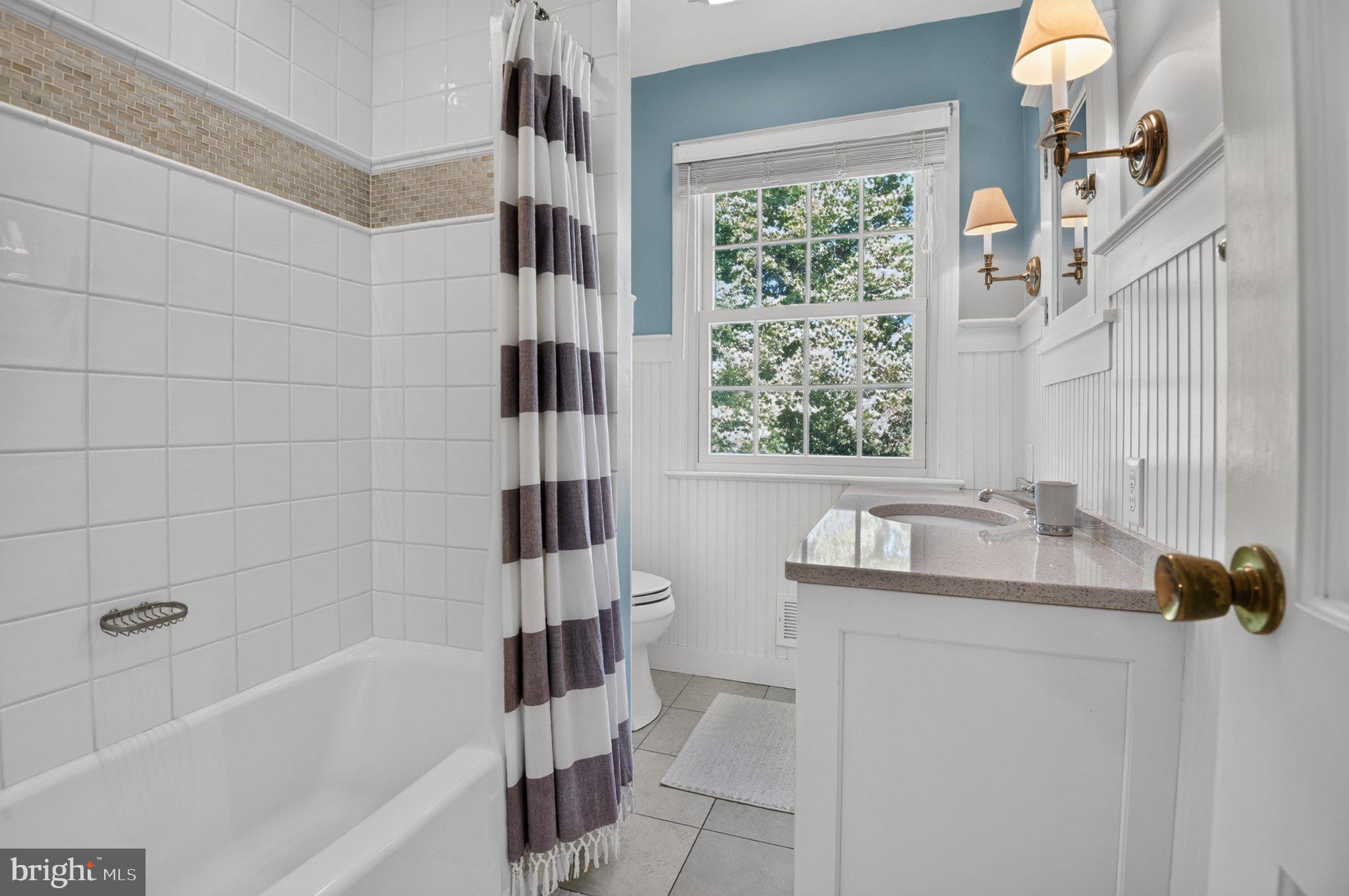 5305 Ridgefield Road Bethesda, MD 20816 - Photo 30 of 43 Hall Bath