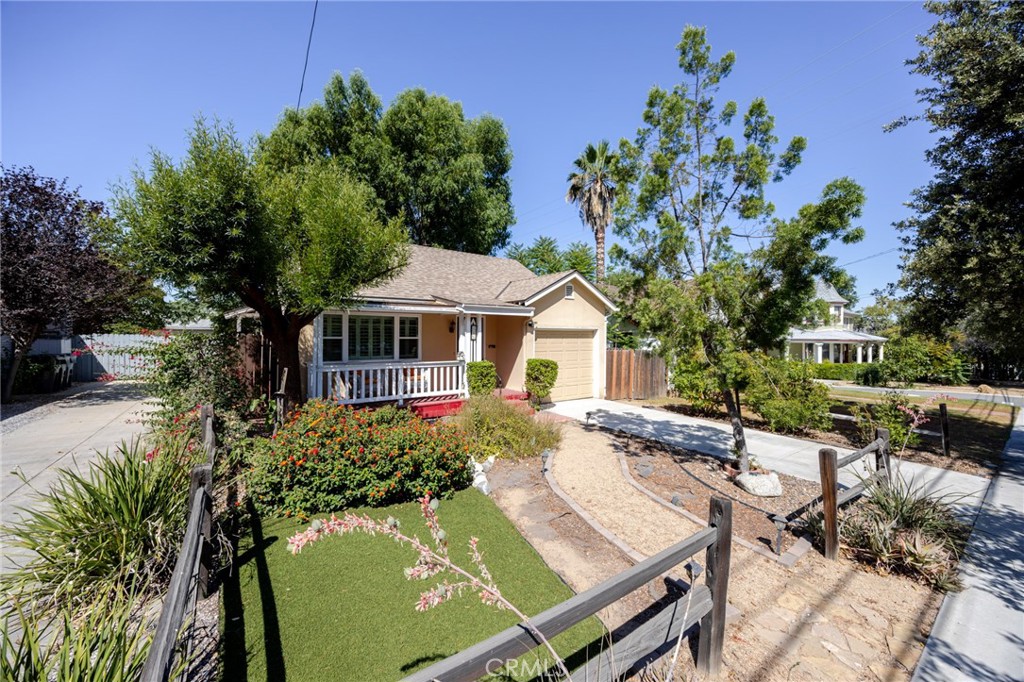 306 South Center Street Redlands, CA 92373 - Photo 1 of 23