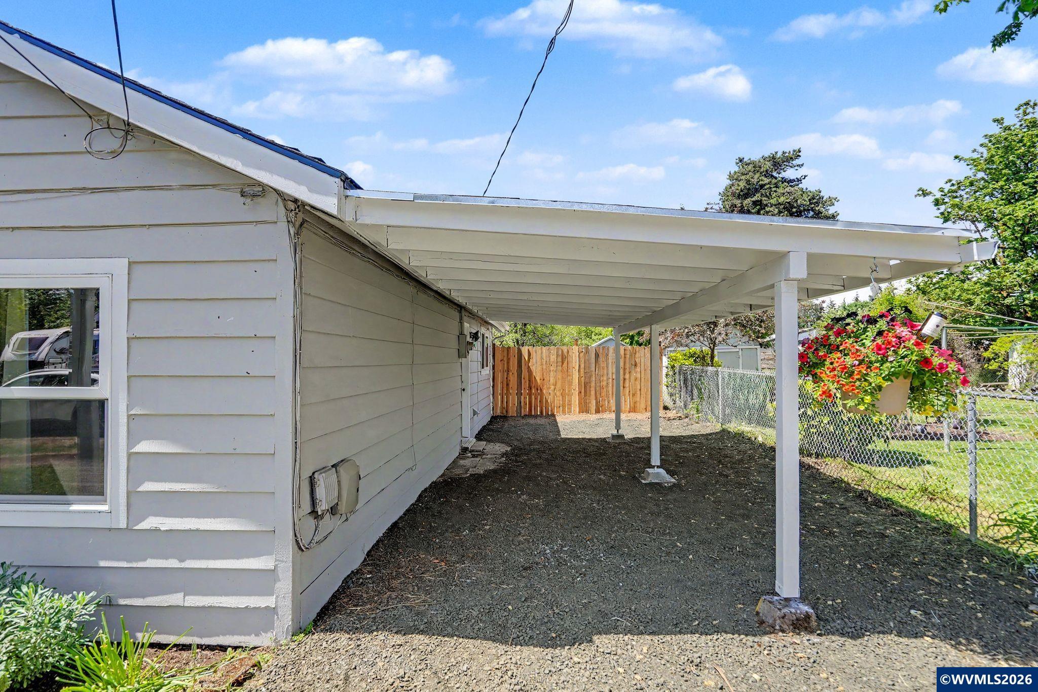 240 Thorpe Street Independence, OR 97351 - Photo 4 of 31
