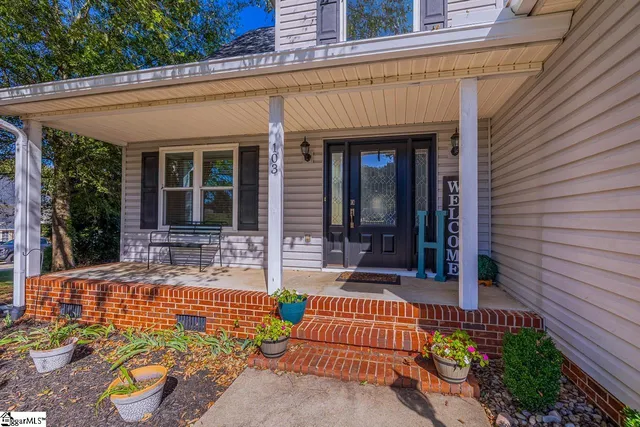 $379,900 | 103 Lyndhurst Drive, Anderson, SC 29621