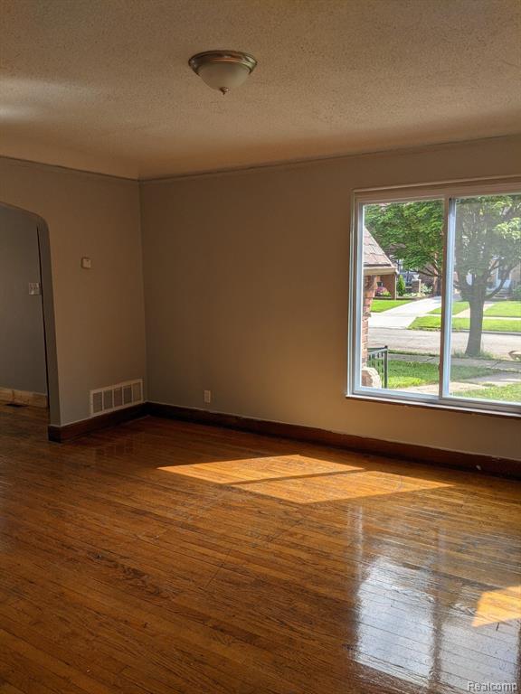 5261 Audubon Road Detroit, MI 48224 - Photo 6 of 11