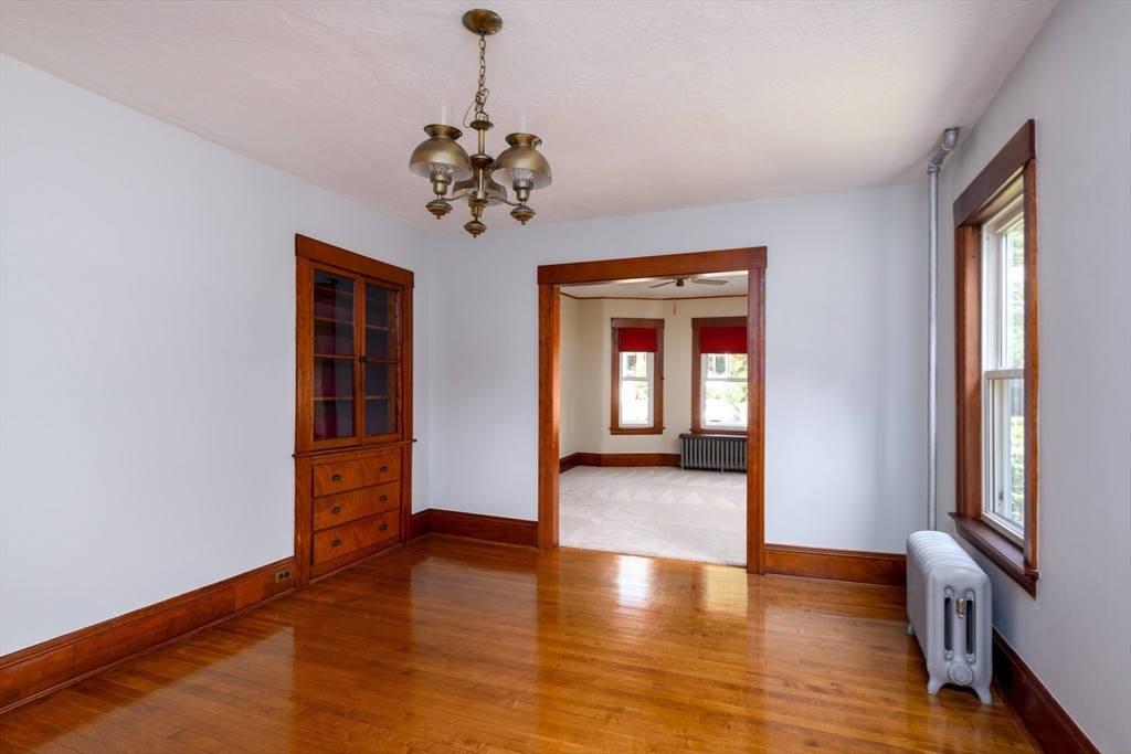 28 Holt Road Holden, MA 01520 - Photo 12 of 42 Gallery Image 12