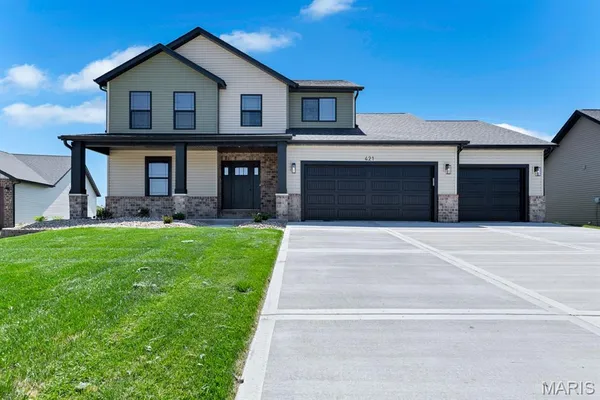 $629,900 | 421 Rumsfeld Drive, Troy, IL 62294