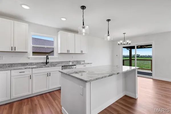 $629,900 | 421 Rumsfeld Drive, Troy, IL 62294