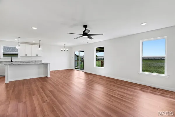 $629,900 | 421 Rumsfeld Drive, Troy, IL 62294