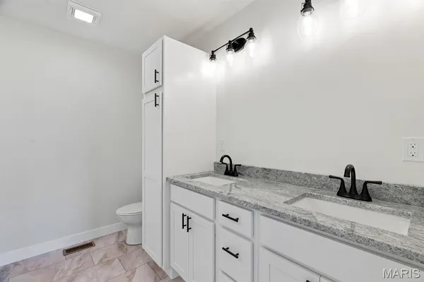 $629,900 | 421 Rumsfeld Drive, Troy, IL 62294