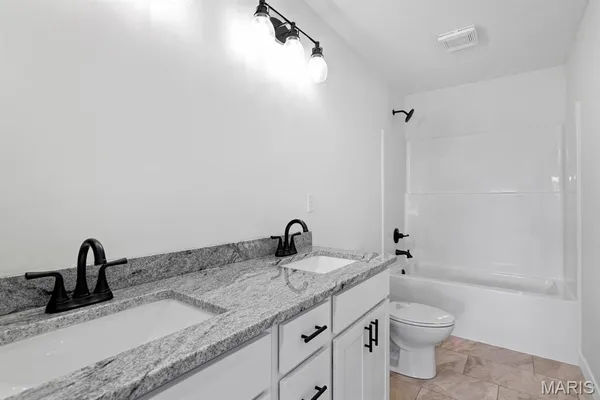 $629,900 | 421 Rumsfeld Drive, Troy, IL 62294