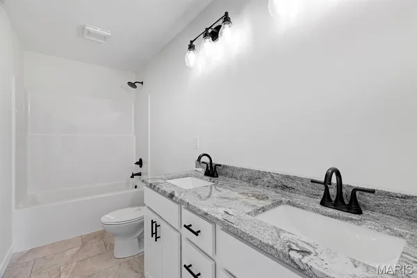 $629,900 | 421 Rumsfeld Drive, Troy, IL 62294