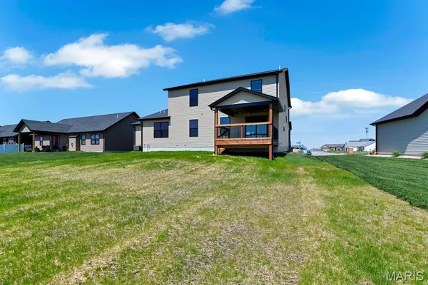 $629,900 | 421 Rumsfeld Drive, Troy, IL 62294