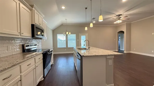 $1,900 | 701 Ransom Way, Greenville, TX 75402