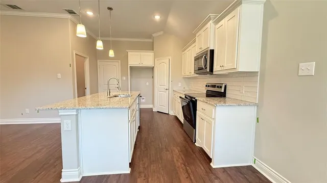 $1,900 | 701 Ransom Way, Greenville, TX 75402