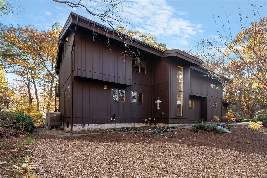 419 Silver Hill Road Concord, MA 01742 - Photo 2 of 30 Gallery Image 2