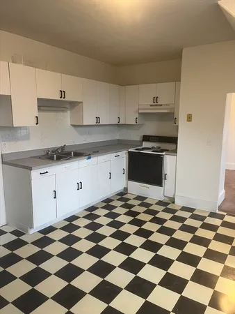$2,800 | 135 Readville Street, Unit 3, Boston, MA 02136