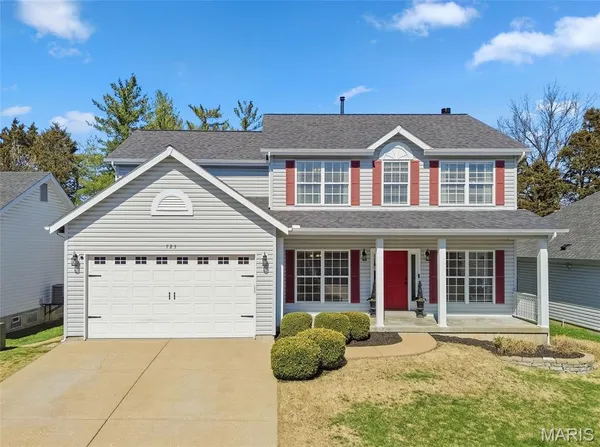 $640,000 | 725 Whispering Forest Drive, Ballwin, MO 63021