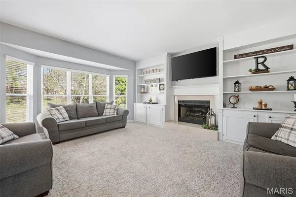 $640,000 | 725 Whispering Forest Drive, Ballwin, MO 63021