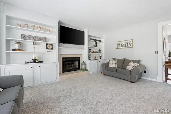 $640,000 | 725 Whispering Forest Drive, Ballwin, MO 63021