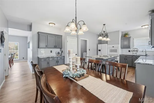 $640,000 | 725 Whispering Forest Drive, Ballwin, MO 63021