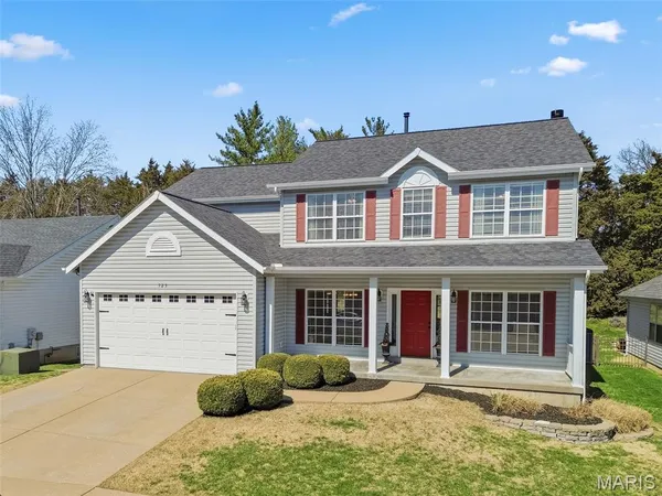 $640,000 | 725 Whispering Forest Drive, Ballwin, MO 63021