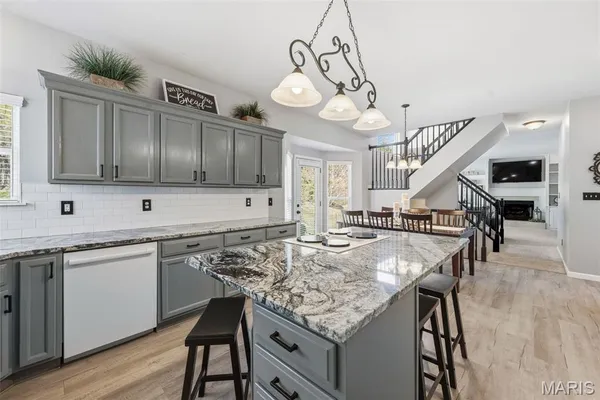 $640,000 | 725 Whispering Forest Drive, Ballwin, MO 63021