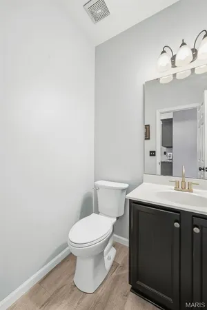 $640,000 | 725 Whispering Forest Drive, Ballwin, MO 63021