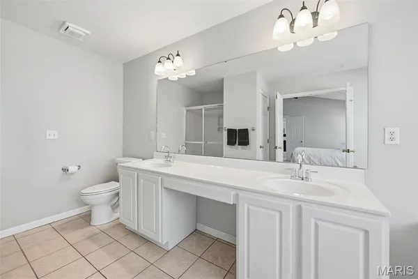 $640,000 | 725 Whispering Forest Drive, Ballwin, MO 63021