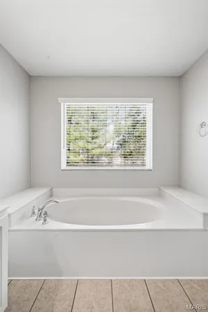 $640,000 | 725 Whispering Forest Drive, Ballwin, MO 63021