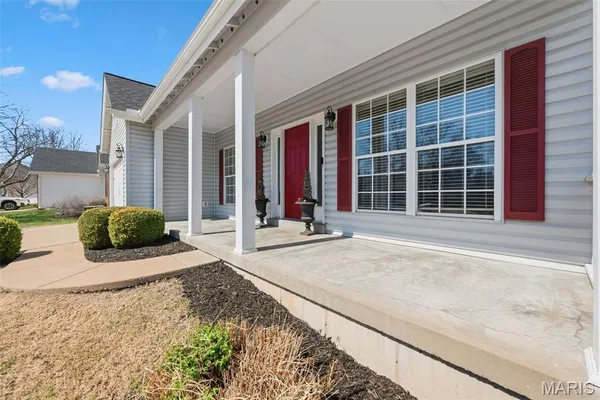 $640,000 | 725 Whispering Forest Drive, Ballwin, MO 63021