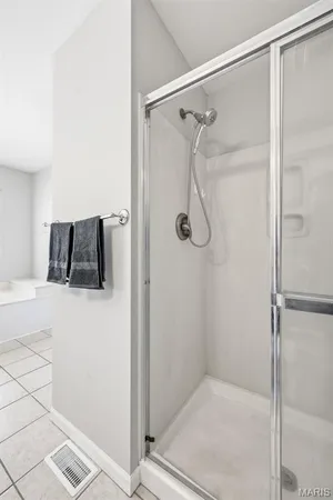 $640,000 | 725 Whispering Forest Drive, Ballwin, MO 63021