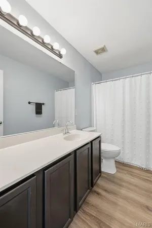 $640,000 | 725 Whispering Forest Drive, Ballwin, MO 63021