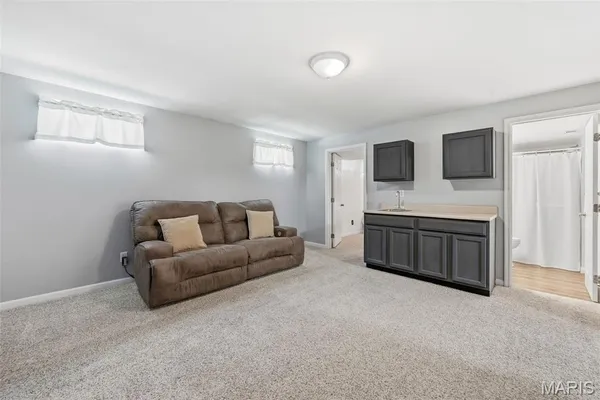 $640,000 | 725 Whispering Forest Drive, Ballwin, MO 63021