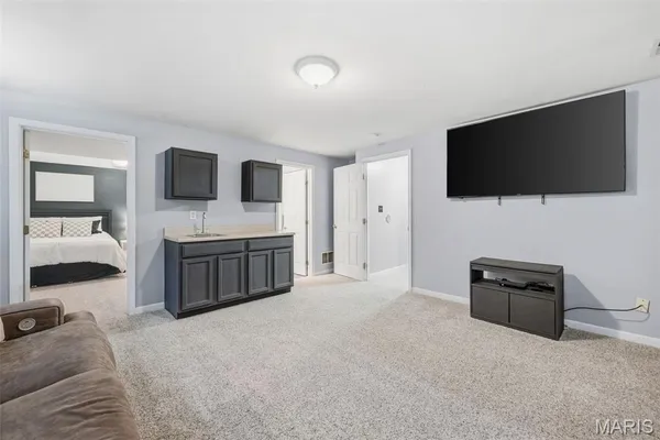 $640,000 | 725 Whispering Forest Drive, Ballwin, MO 63021