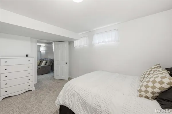 $640,000 | 725 Whispering Forest Drive, Ballwin, MO 63021