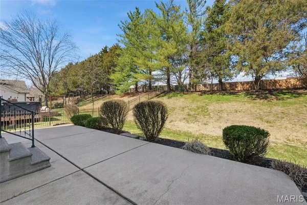 $640,000 | 725 Whispering Forest Drive, Ballwin, MO 63021