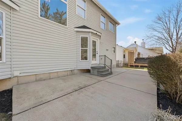 $640,000 | 725 Whispering Forest Drive, Ballwin, MO 63021