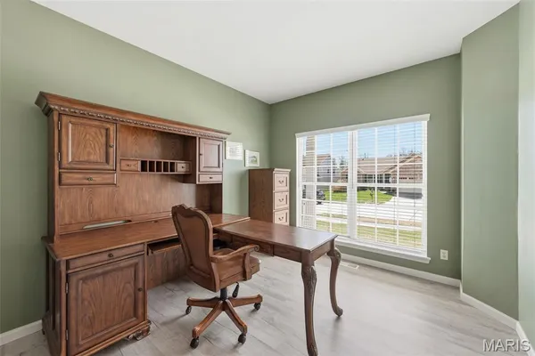 $640,000 | 725 Whispering Forest Drive, Ballwin, MO 63021