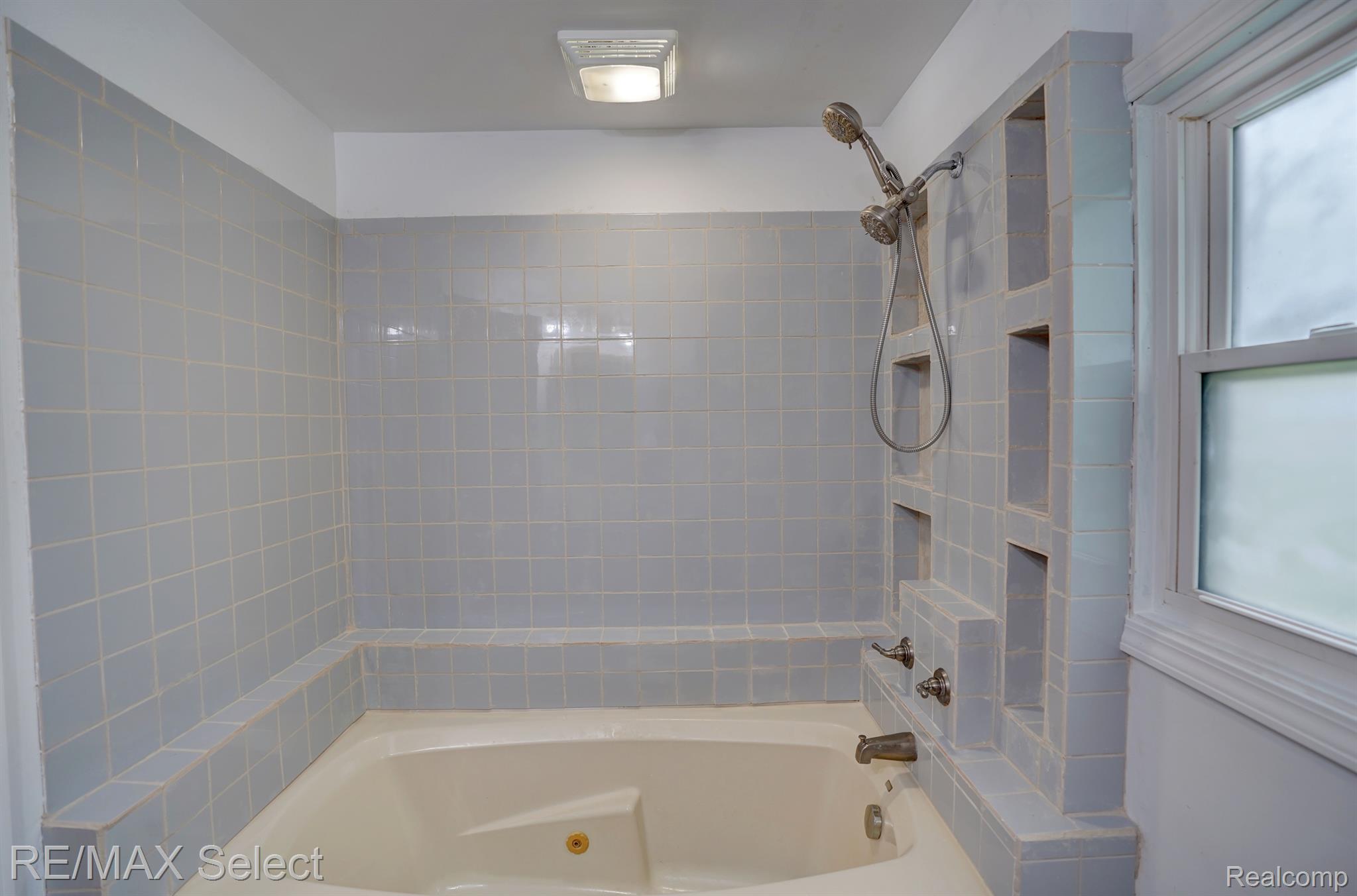 3151 South Center Road Burton, MI 48519 - Photo 24 of 26 Gallery Image 24