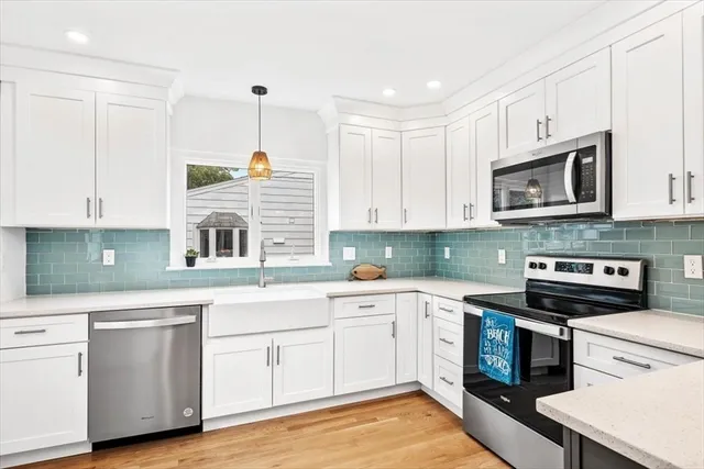 $3,800 | 80 Central Avenue, Hull, MA 02045