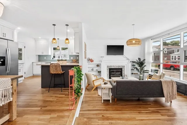 $3,800 | 80 Central Avenue, Hull, MA 02045