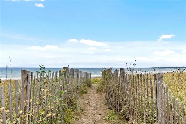 $3,800 | 80 Central Avenue, Hull, MA 02045