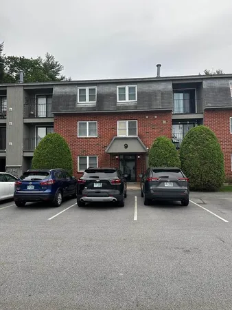 $2,300 | 9 Blackstone Drive, Unit 69, Nashua, NH 03063