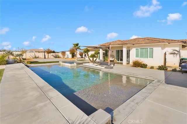 $925,000 | 9817 Silver Palm Drive, Oak Hills, CA 92344