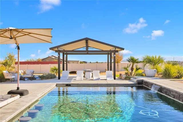 $925,000 | 9817 Silver Palm Drive, Oak Hills, CA 92344